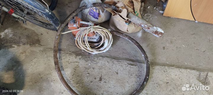 Вибратор глубинный для усадки бетона