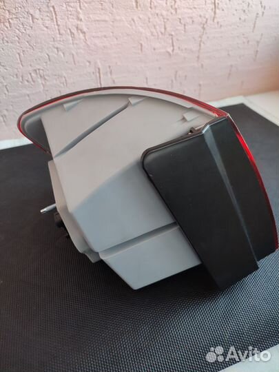 Фонарь задний правый VW Jetta 5