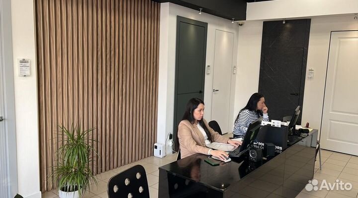 Директор розничных магазинов дверей