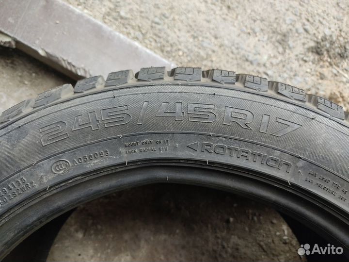 Nokian Tyres Hakkapeliitta 9 245/45 R17 99T