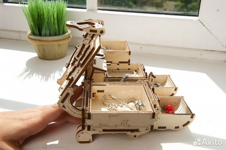 Подарок Сувенир пазл ugears «Антикварная Шкатулка»