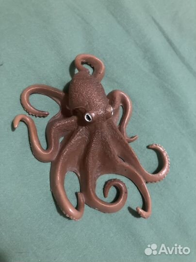 Игрушка осьминог пластиковая