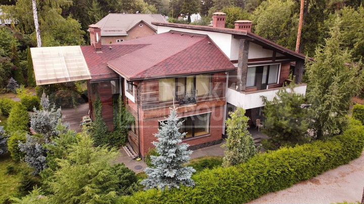 Таунхаус 421 м² на участке 20 сот.