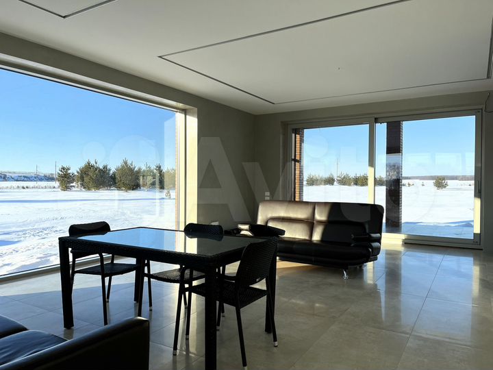 Дом 237,5 м² на участке 1,9 га