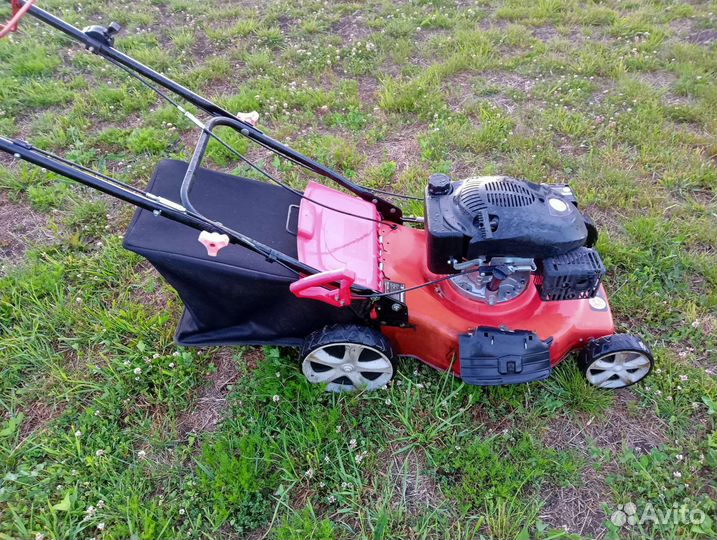 Газонокосилка бензиновая самоходная