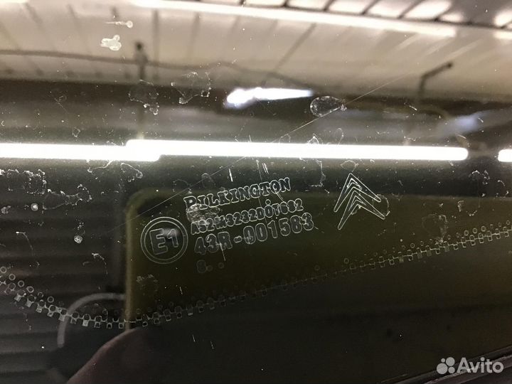 Стекло кузовное глухое левое Citroen C4 2005-2011