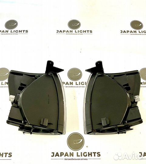 Поворотники передние Toyota Town Ace Noah SR50