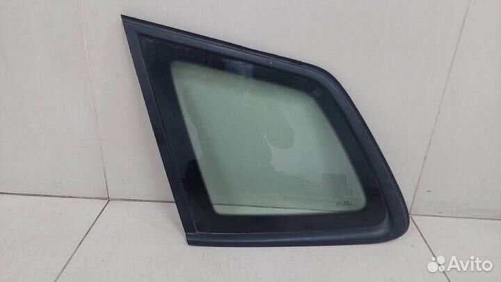 Стекло кузовное глухое левое Skoda Karoq 2017