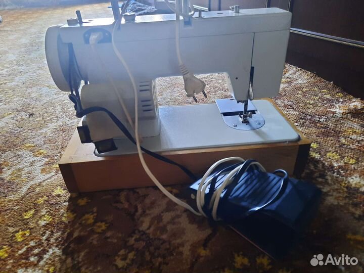 Швейная машина Чайка 134