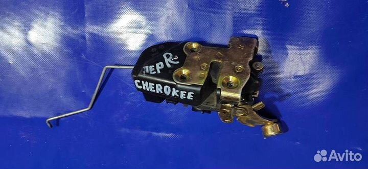 Замок двери передней правой Jeep Grand CherokeeII