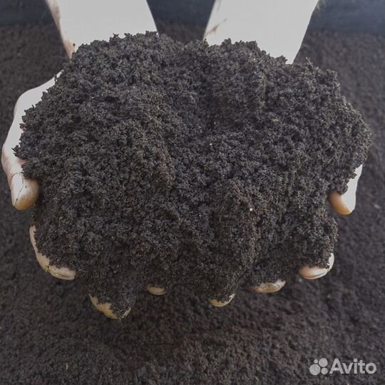 Перегной чернозём с биогумусом в мешках