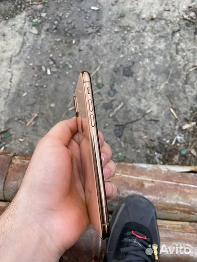 iPhone Xs, 64 ГБ