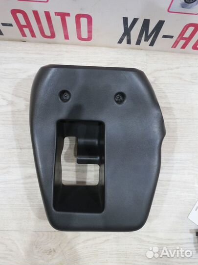 Кожух рулевой колонки нижний LADA Xray