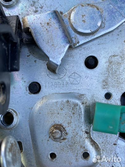 Замок двери передней левой dodge Ram