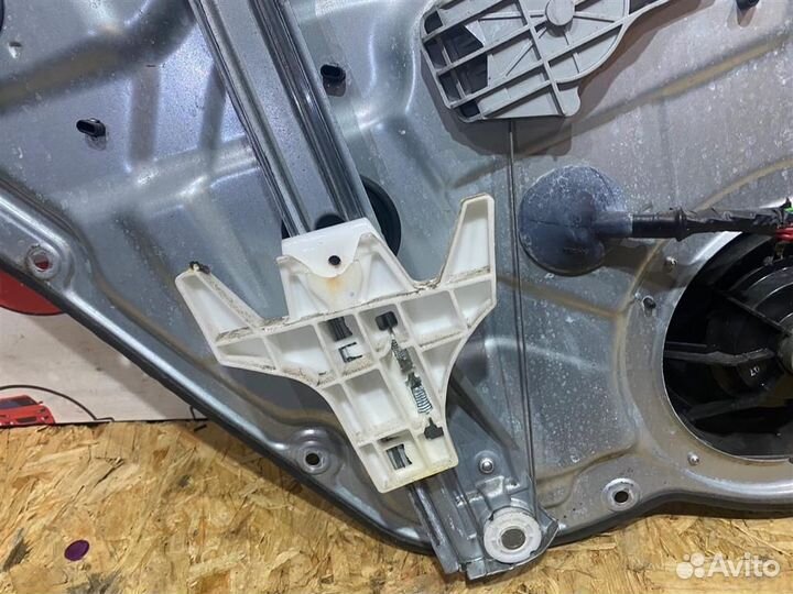 Стеклоподъемник задний правый Kia Ceed 07-12 ED