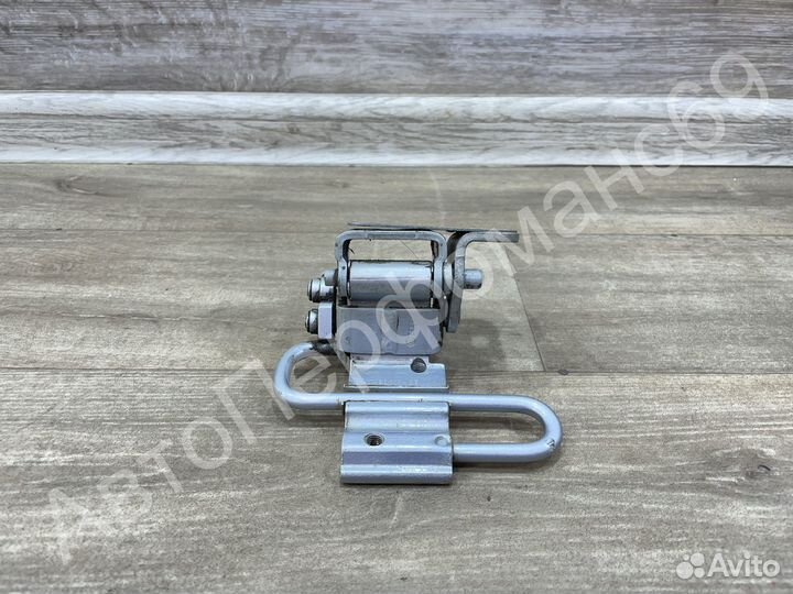 Петля задней правой двери Audi A6 c5 (1997-2005)