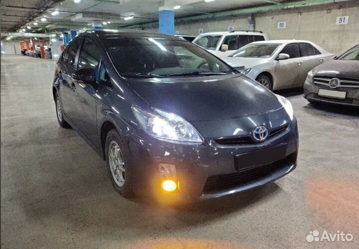 Аренда авто под такси toyota prius