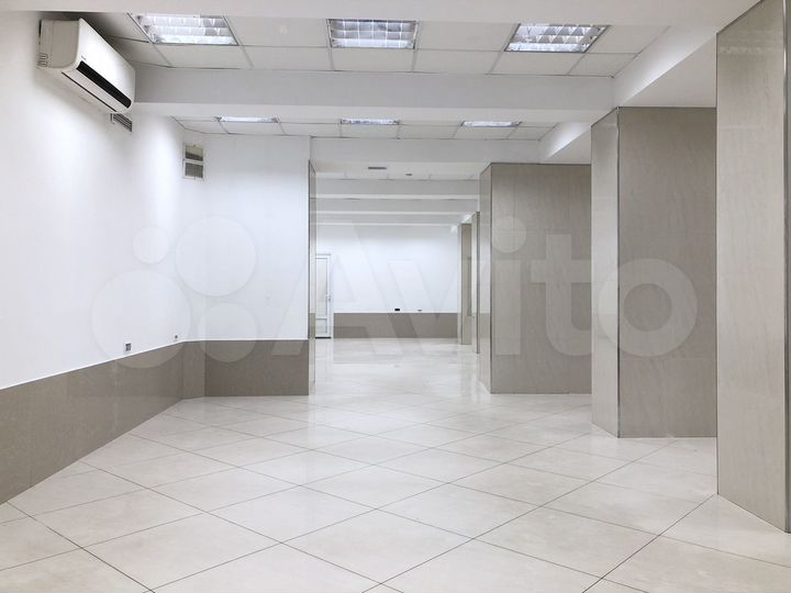 Торговое помещение 270 м²