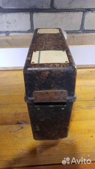 Старинный телефон