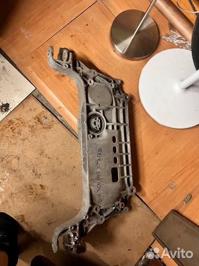 Подрамник audi q3