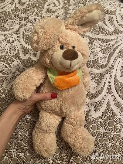 Плюшевая игрушка заяц