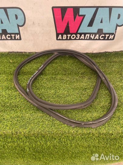 Уплотнитель багажника Chevrolet Trax рест. 2021