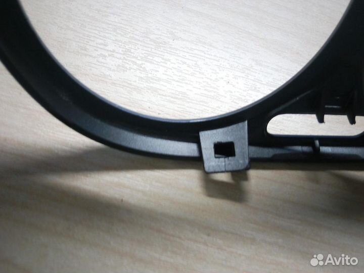 Рамка магнитолы Volkswagen Tiguan