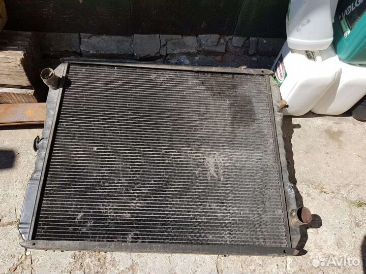 Продаю радиатор на hitachi