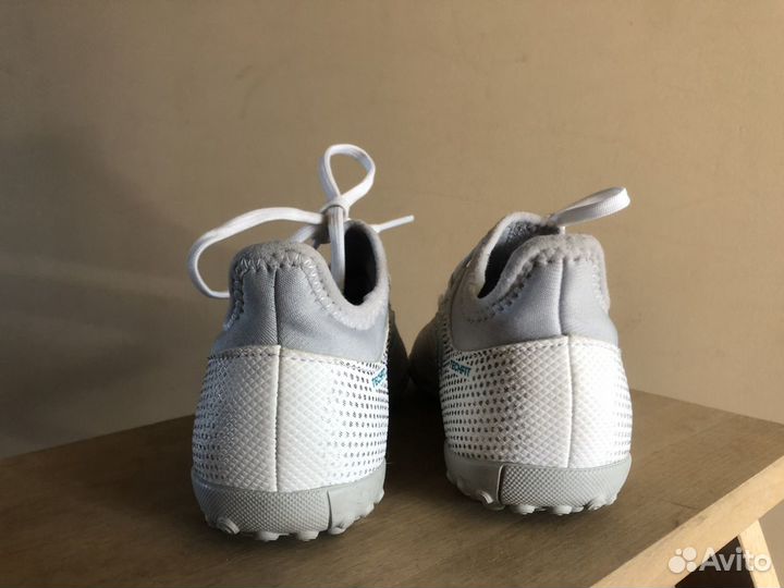 Футбольные бутсы adidas 29р