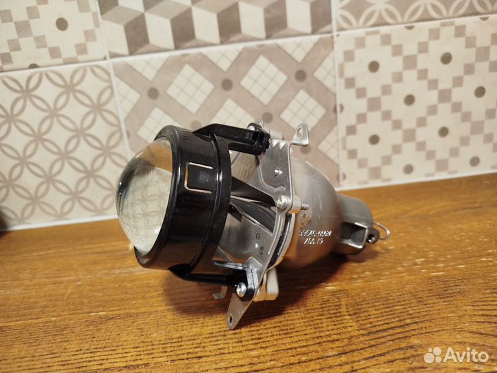 Продам линзы для Тойота Авенсис 2007 года