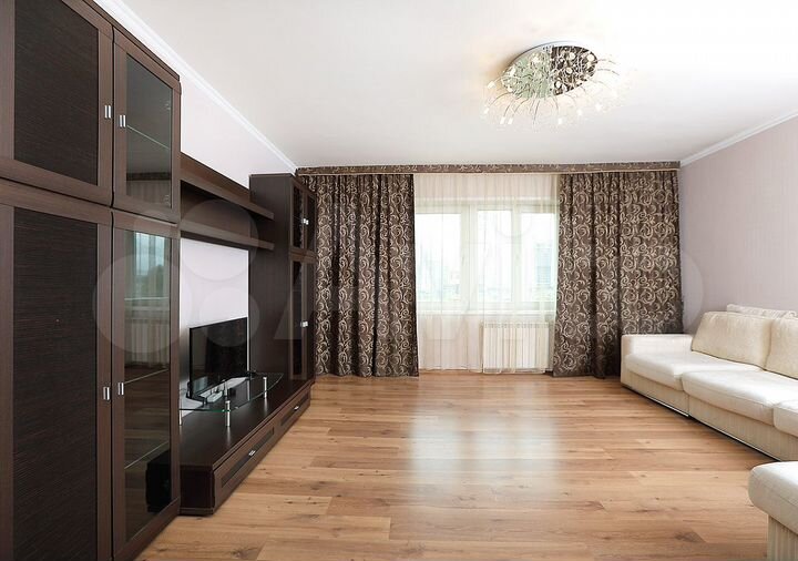 2-к. квартира, 65 м², 4/10 эт.