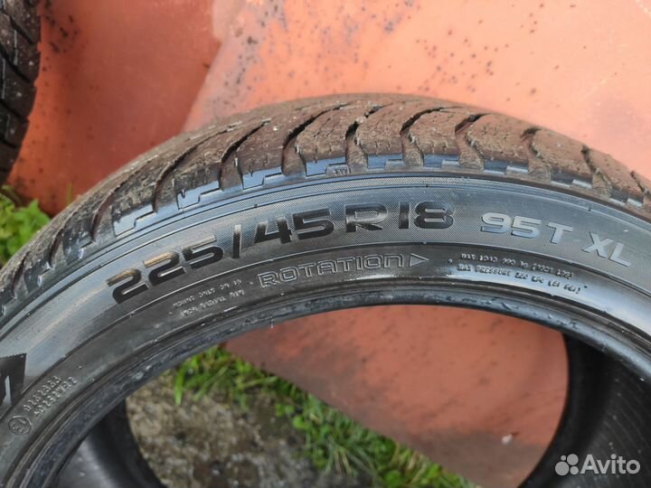 Nokian Tyres Hakkapeliitta 8 225/45 R18 95T