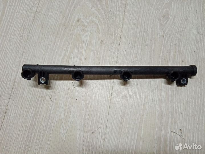 Рампа топливная Renault logan