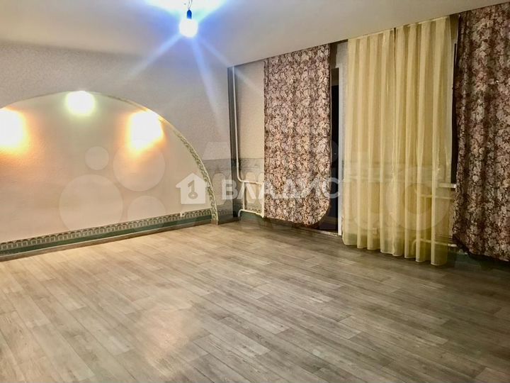 2-к. квартира, 90 м², 6/9 эт.