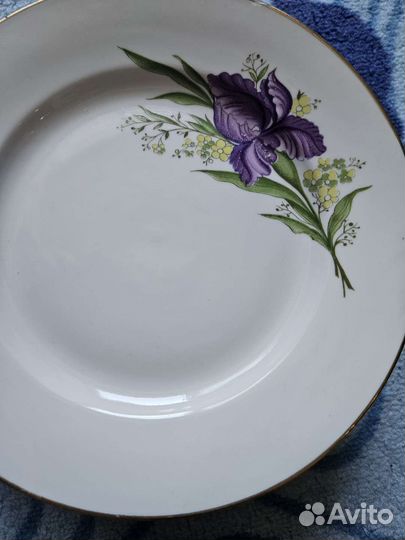 Тарелки с позолотой