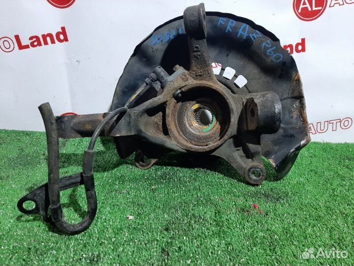 Ступица передняя правая Toyota Noah AZR60