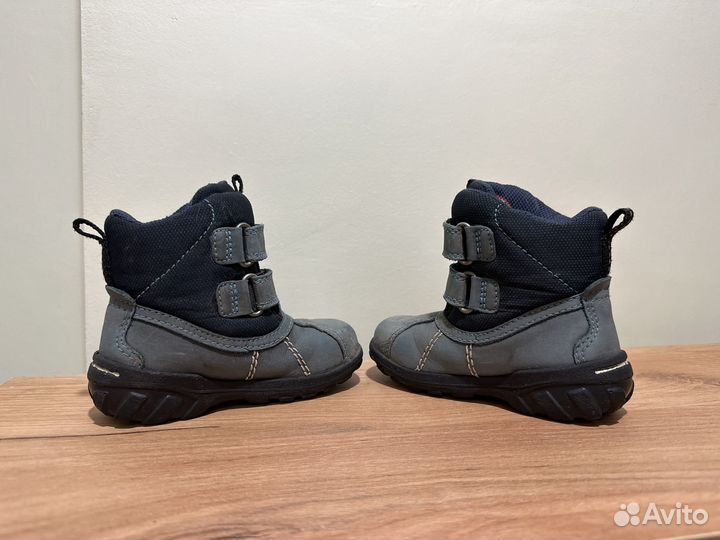 Демисезонные ботинки для мальчика ecco 23