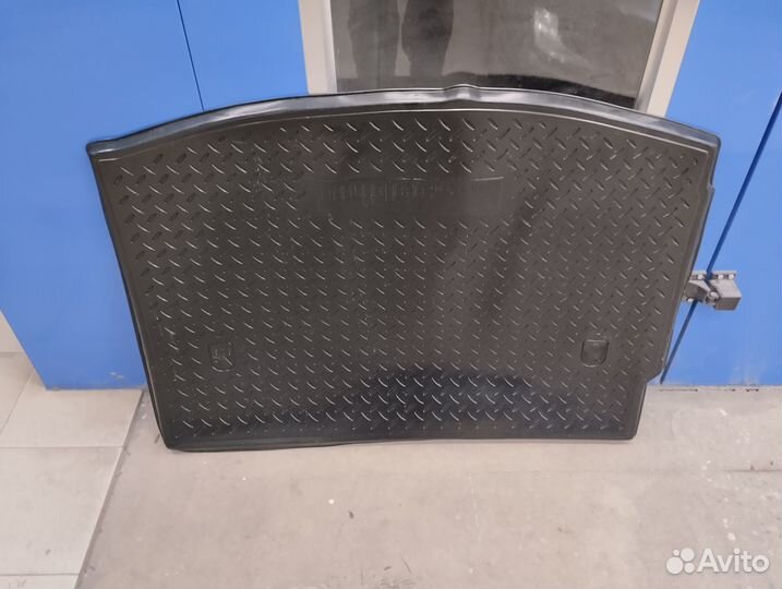 Коврик багажника Рено Меган 3 хэтчбек