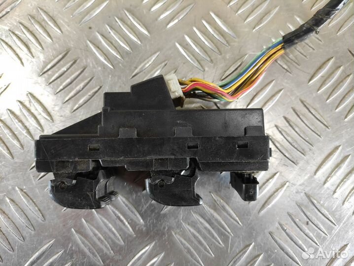 Блок управления стеклоподъемниками Daihatsu Atrai