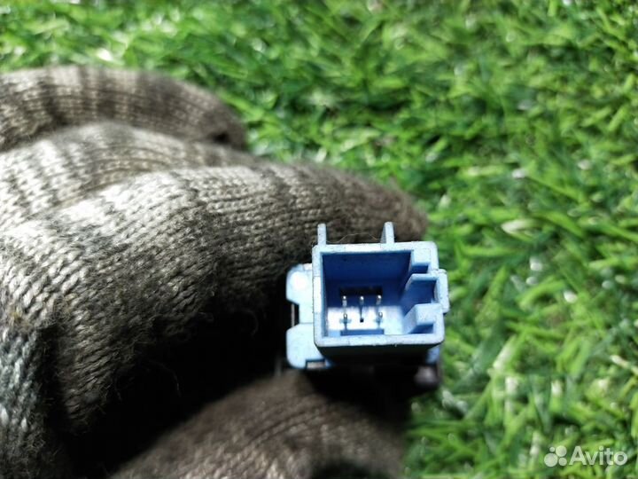 Кнопка обогрева лобового стекла Volkswagen Polo V