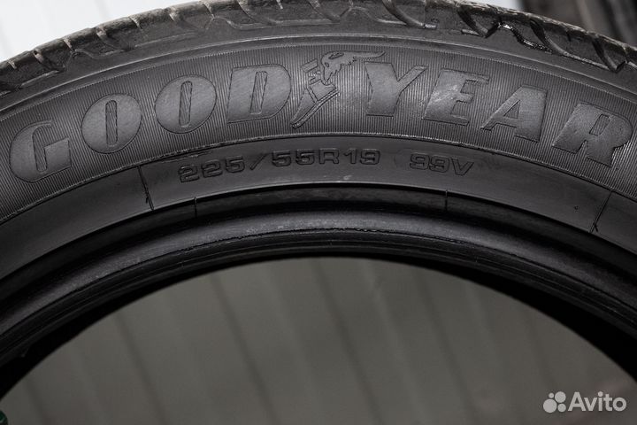 Goodyear EfficientGrip Performance SUV 225/55 R19 99V