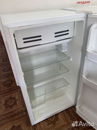 Холодильник маленький б/у