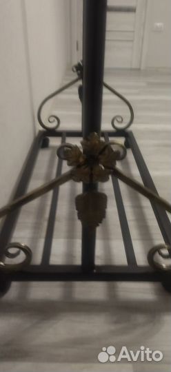 Вешалка напольная