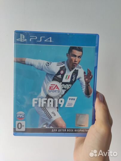 Диски на ps4. FIFA 15, 19 и 24