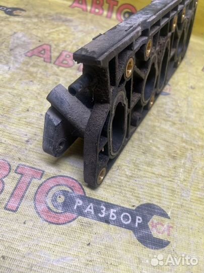 Коллектор впускной Volkswagen Passat B5 AGZ 1999