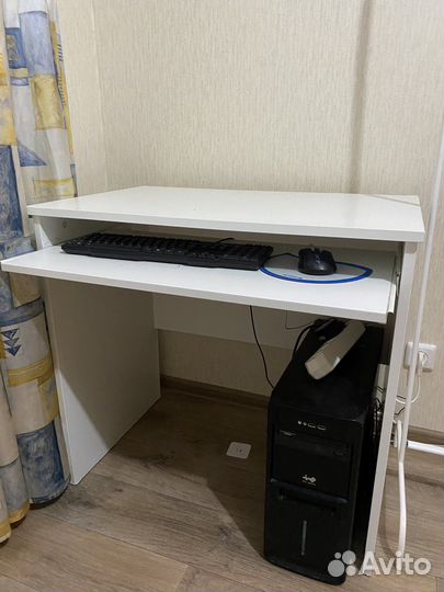 Компьютерный стол IKEA