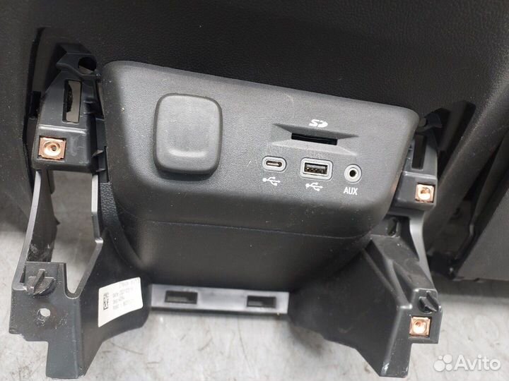 Панель передняя салона Chevrolet Trailblazer