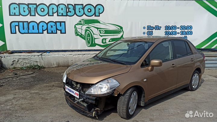 Ручка внутренняя потолочная Nissan Tiida 73940-EL00A