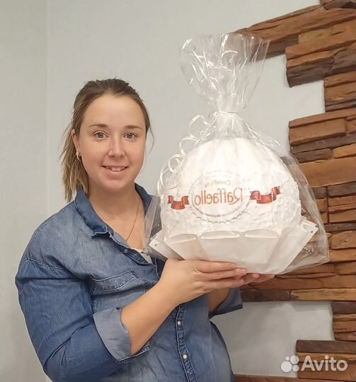 Большой подарок в виде конфеты