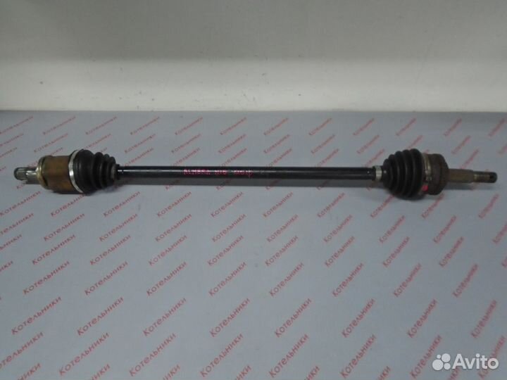 Nissan 39100-BM580 Вал приводной, правый